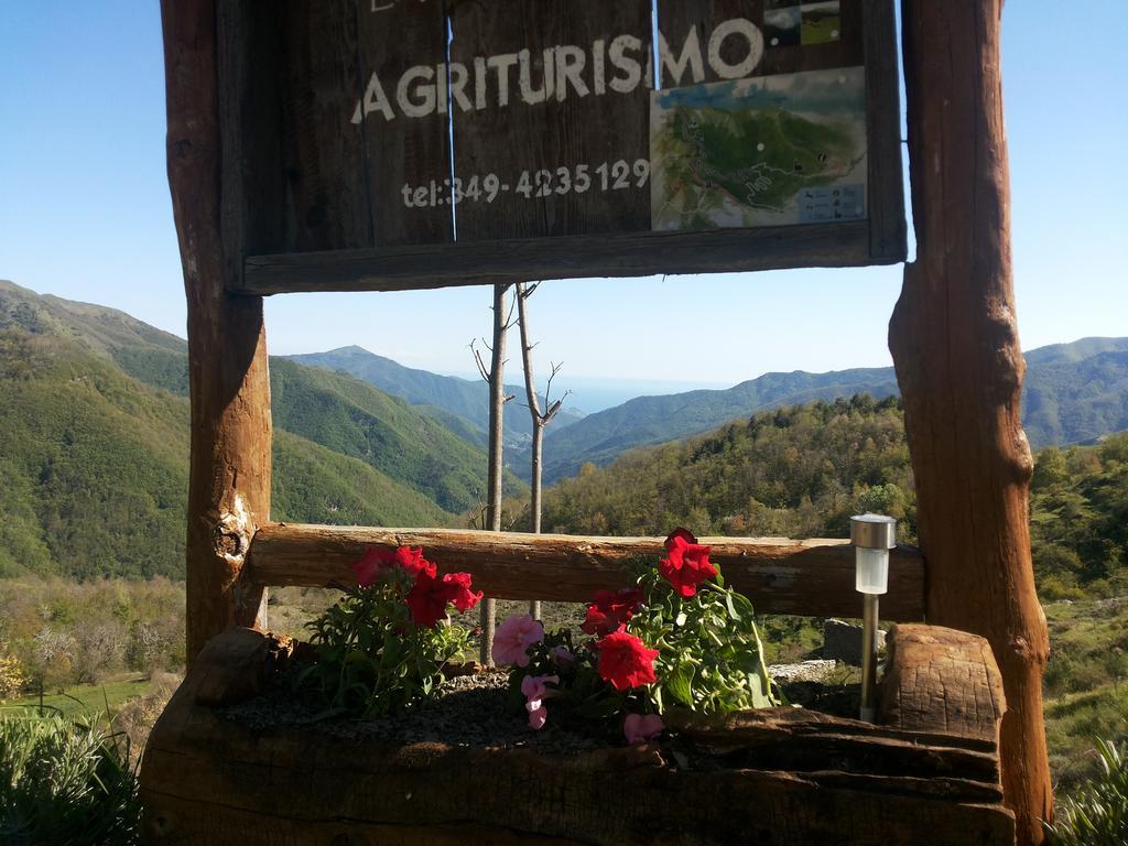 Отель Agriturismo La Fontana Dell'Olmo Molini di Triora Экстерьер фото